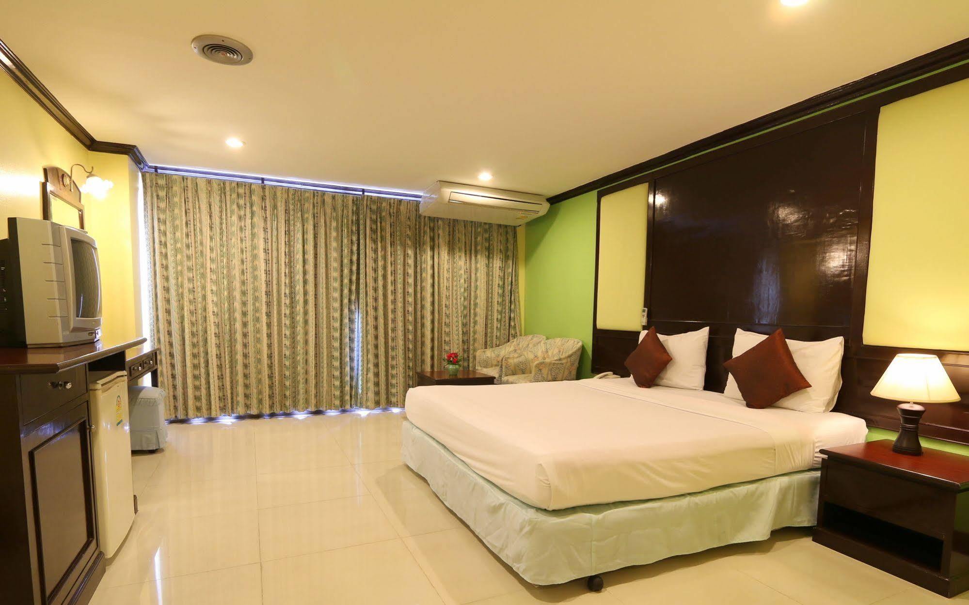Mike Beach Resort Pattaya Εξωτερικό φωτογραφία