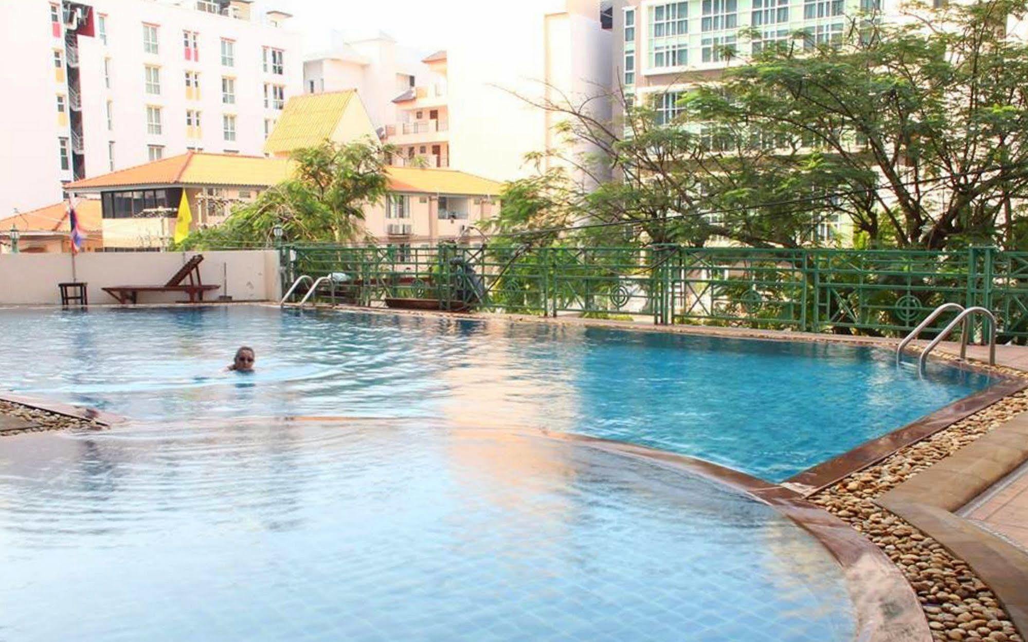 Mike Beach Resort Pattaya Εξωτερικό φωτογραφία